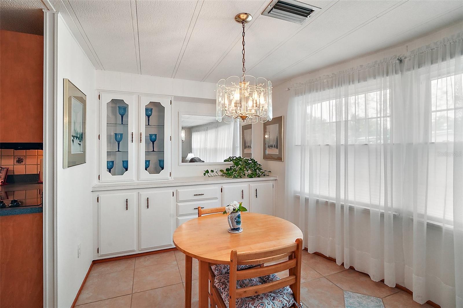 Image 15 of 42 For 2110 Oak Circle