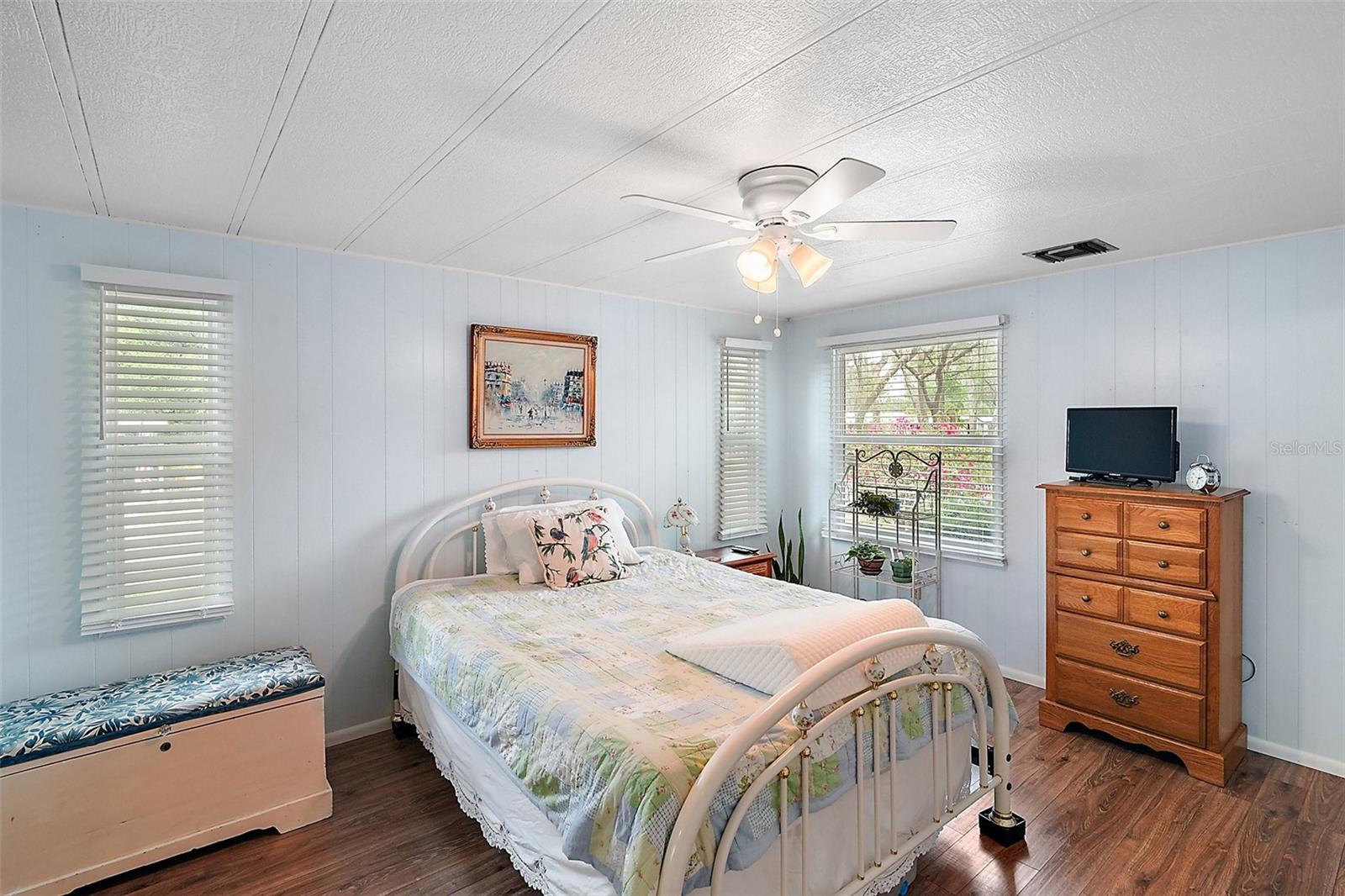 Image 16 of 42 For 2110 Oak Circle