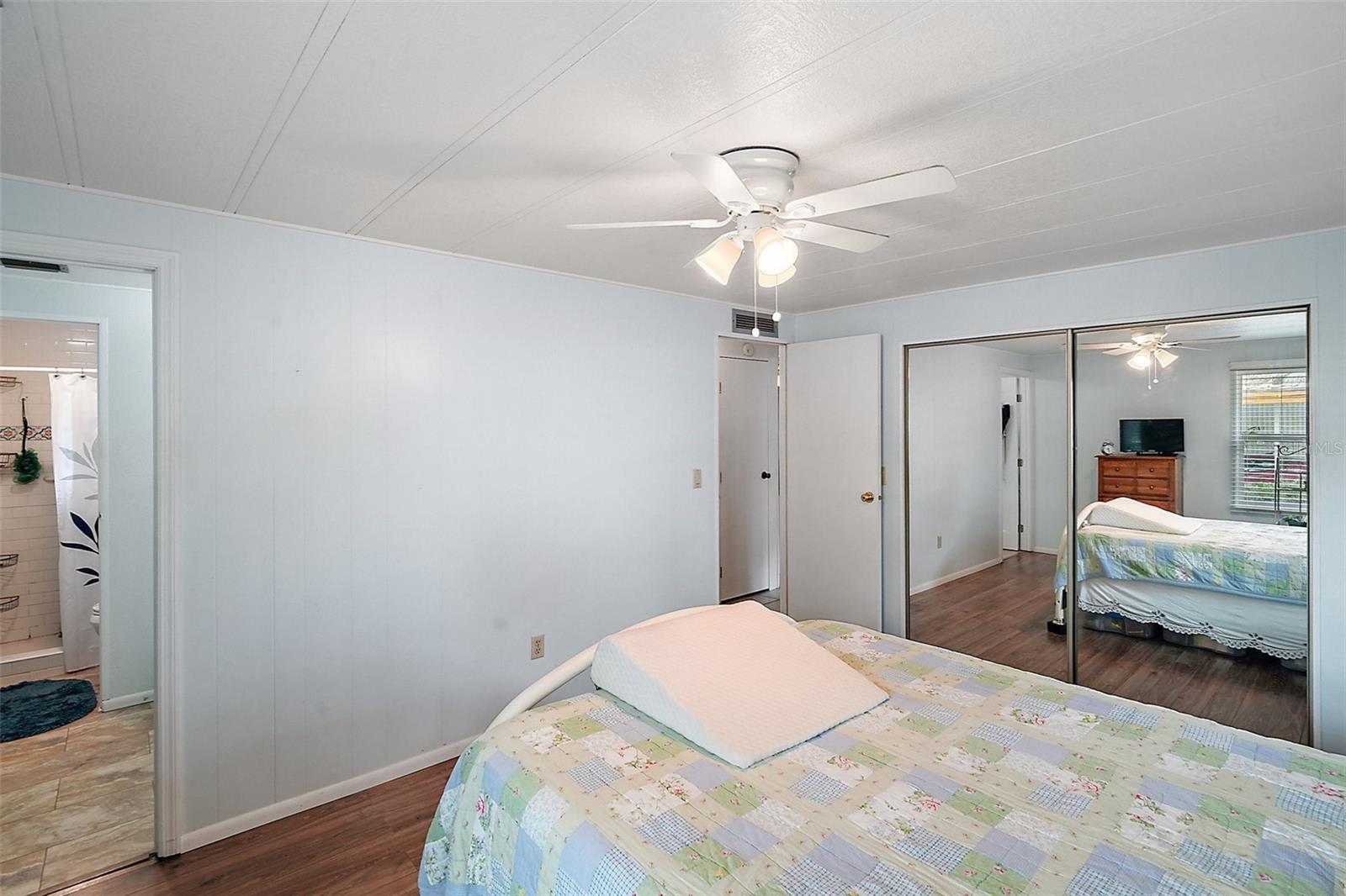 Image 17 of 42 For 2110 Oak Circle
