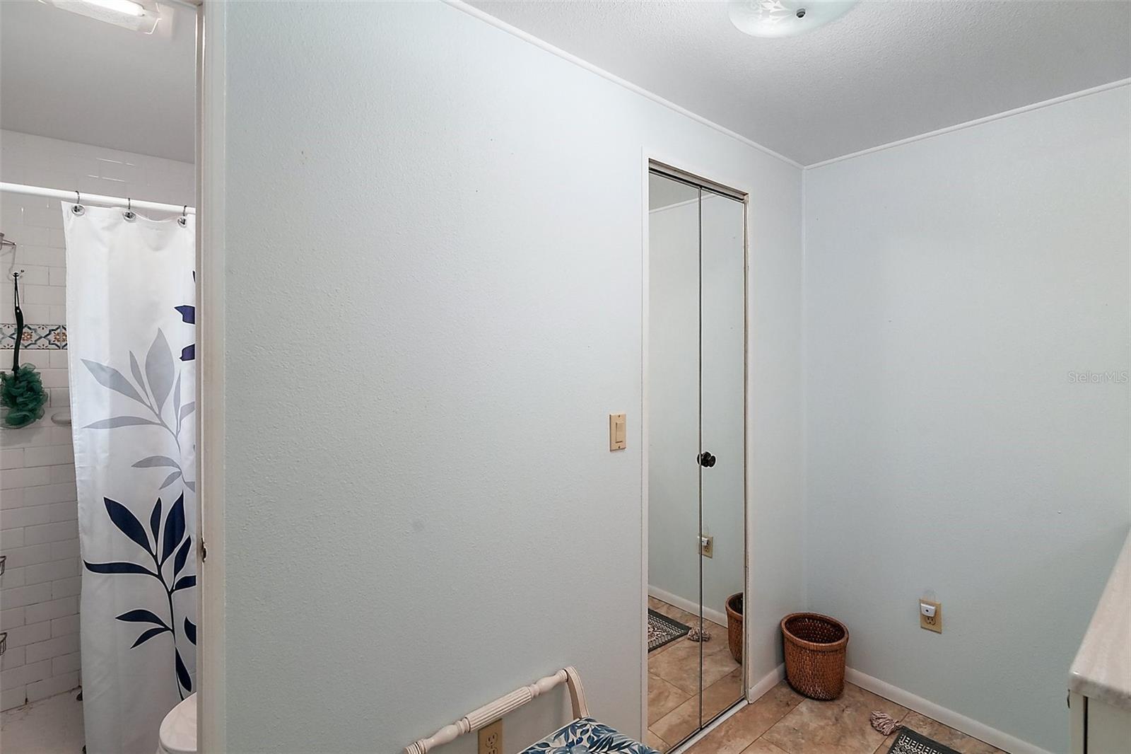 Image 19 of 42 For 2110 Oak Circle
