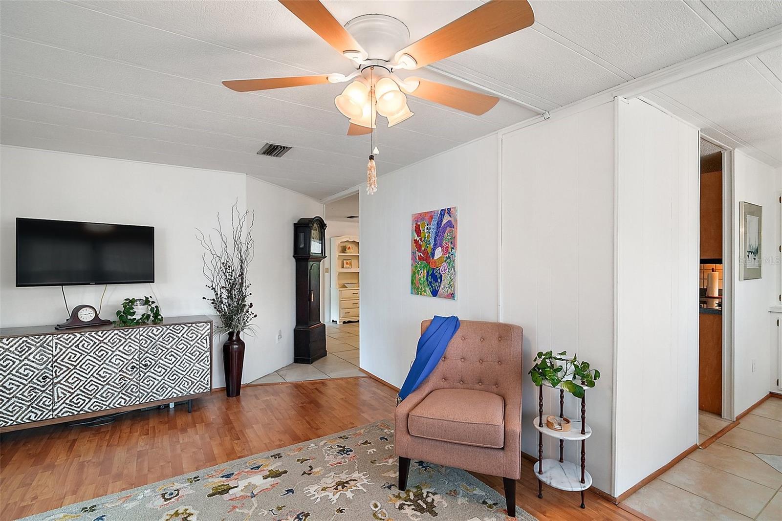 Image 6 of 42 For 2110 Oak Circle