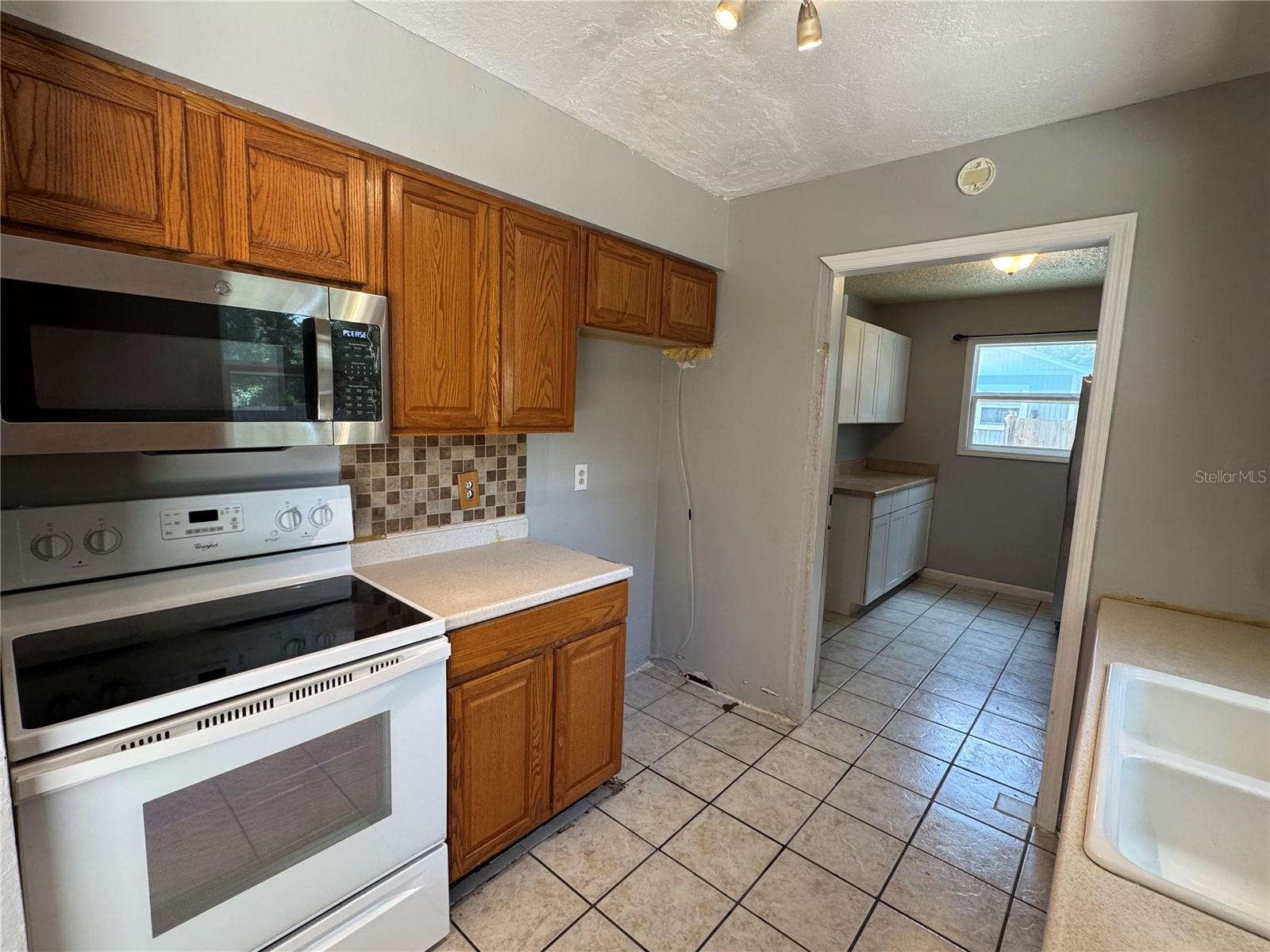 Image 11 of 27 For 14466 45th Court