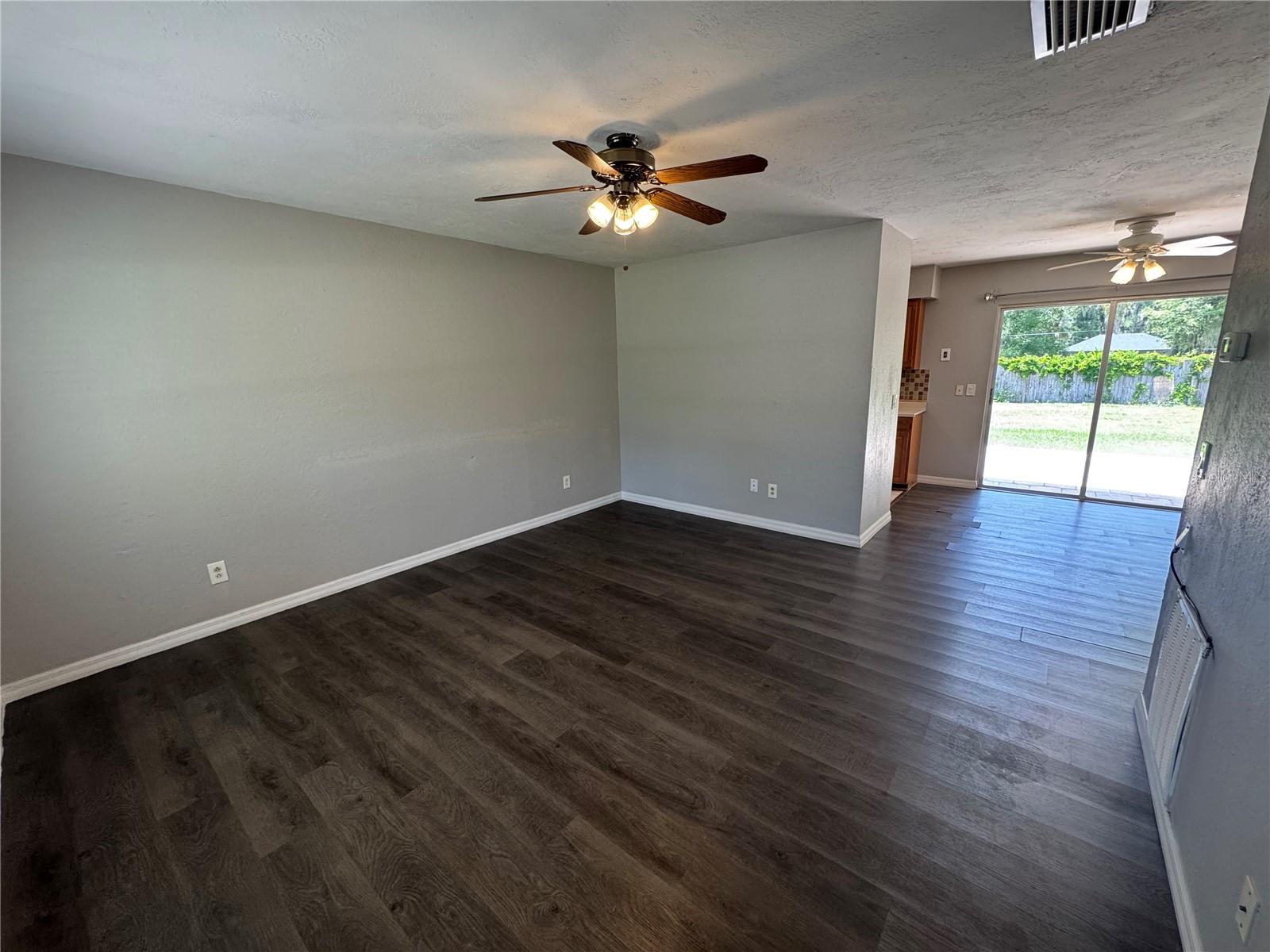 Image 6 of 27 For 14466 45th Court