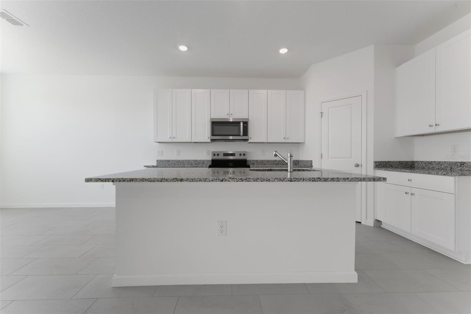 Image 12 of 18 For 4998 Abigail Drive