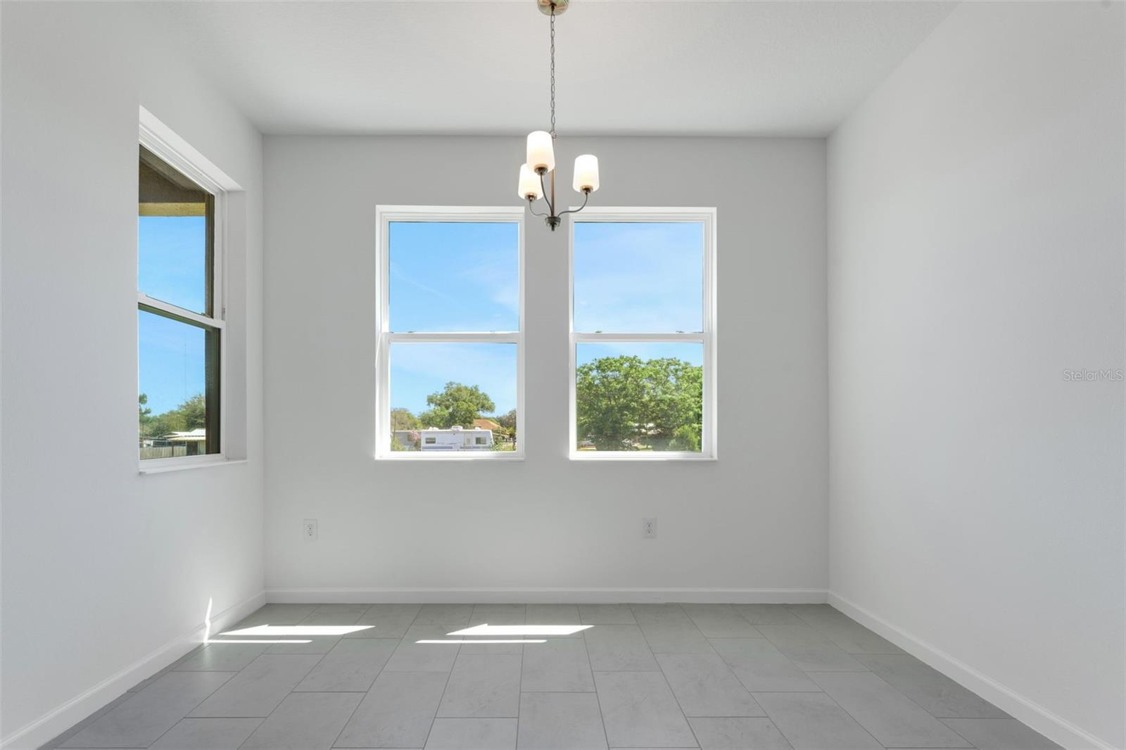 Image 15 of 18 For 4998 Abigail Drive