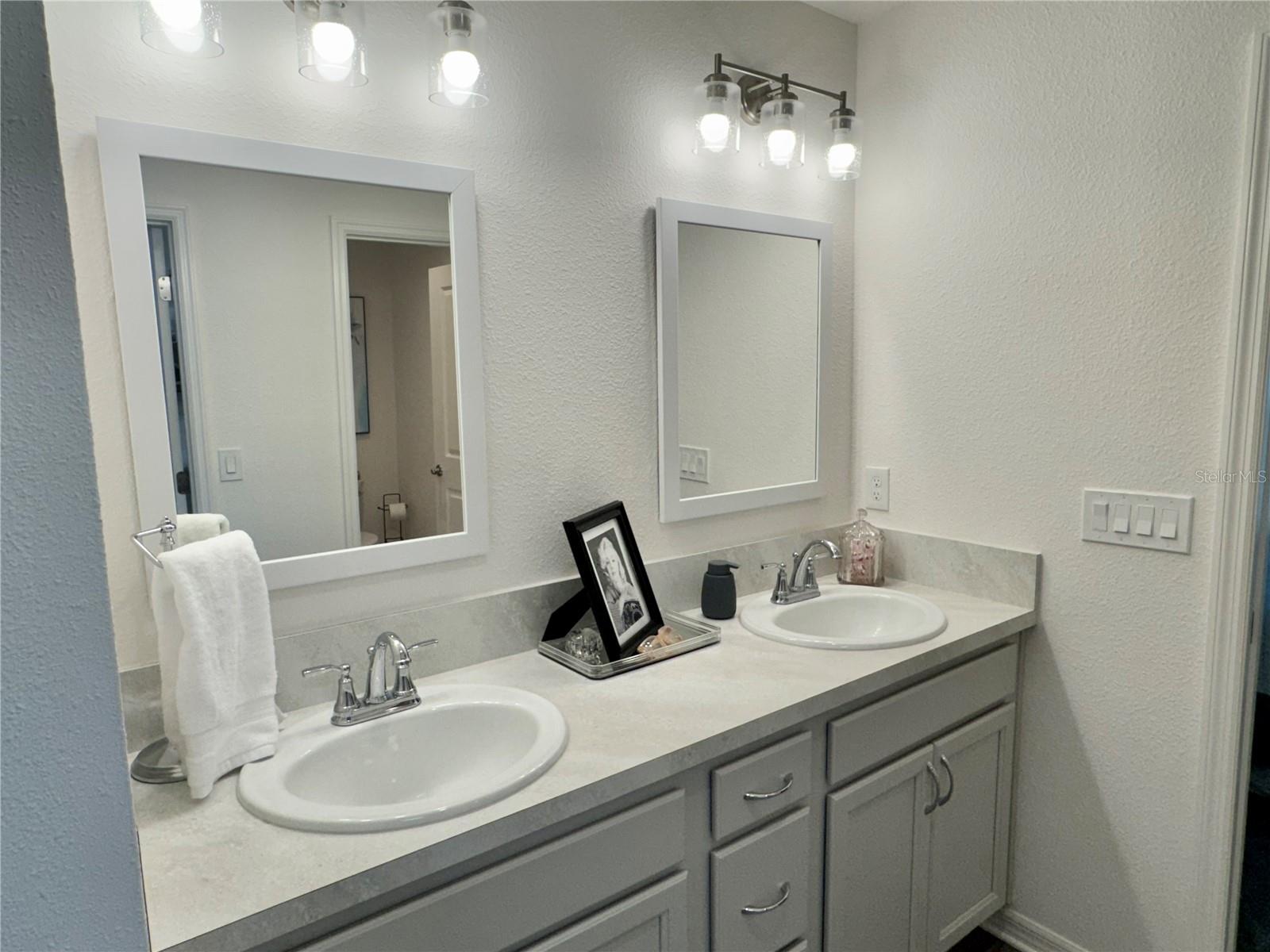 Image 19 of 35 For 7394 Lussier Court