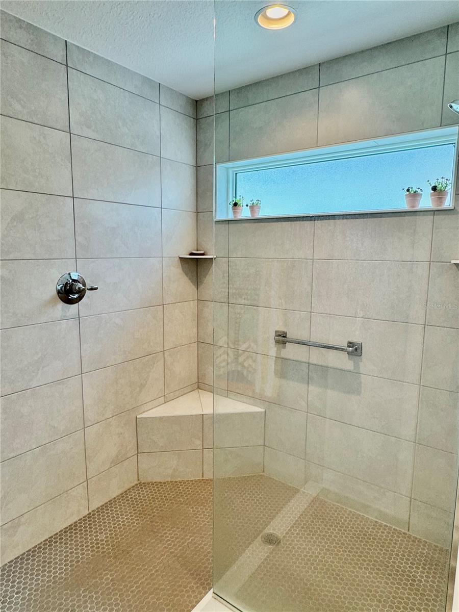 Image 21 of 35 For 7394 Lussier Court