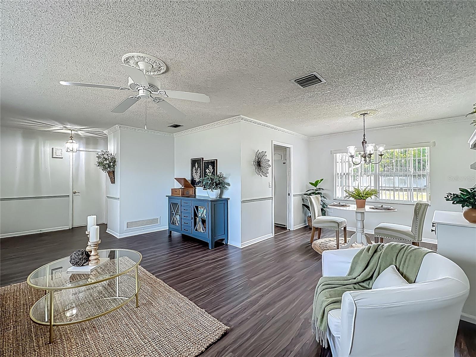 Image 12 of 57 For 670 Oleander Street