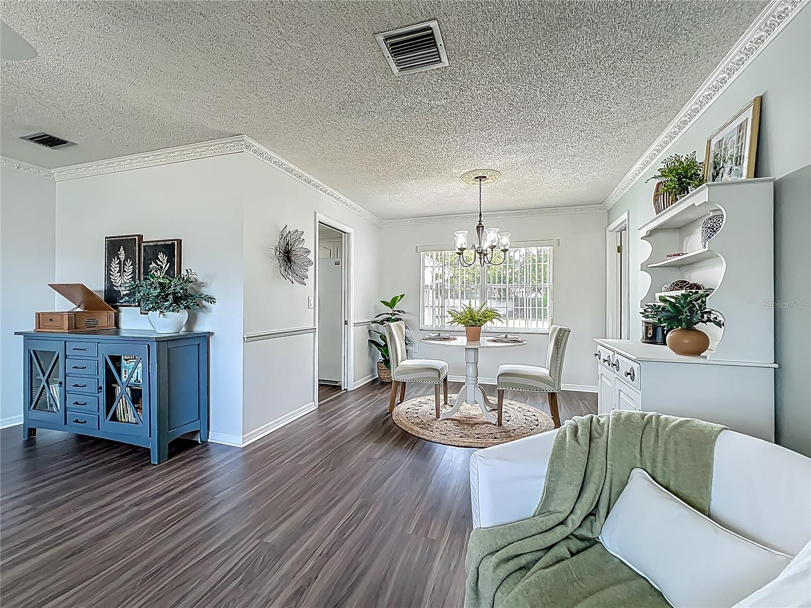 Image 13 of 57 For 670 Oleander Street