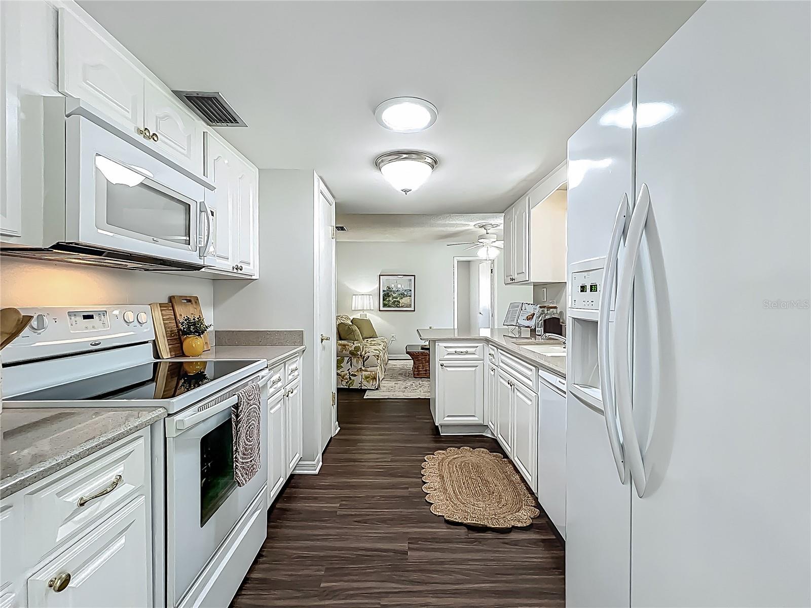 Image 16 of 57 For 670 Oleander Street