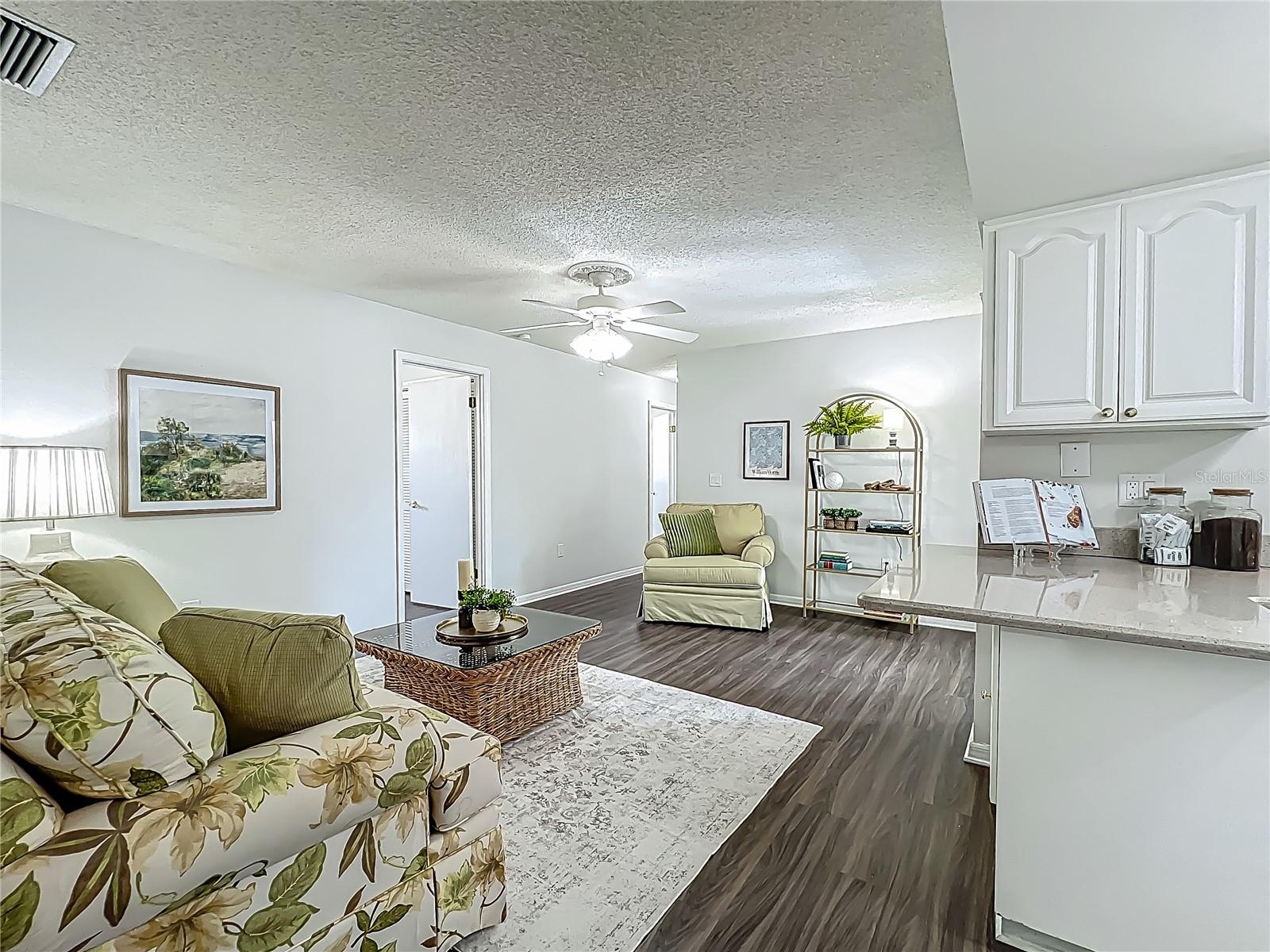 Image 20 of 57 For 670 Oleander Street