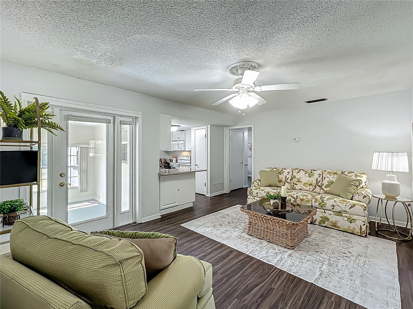 Image 23 of 57 For 670 Oleander Street