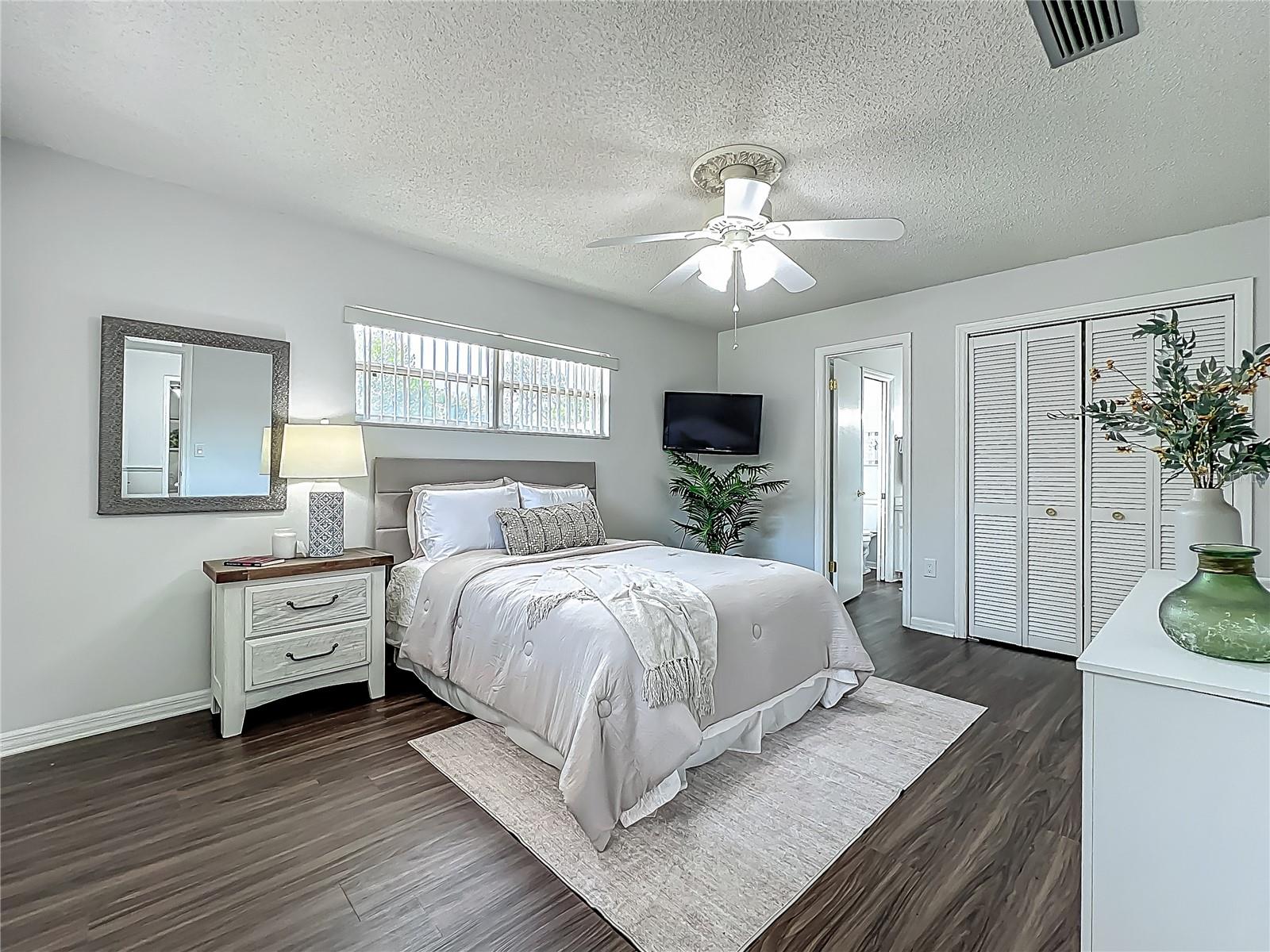 Image 25 of 57 For 670 Oleander Street