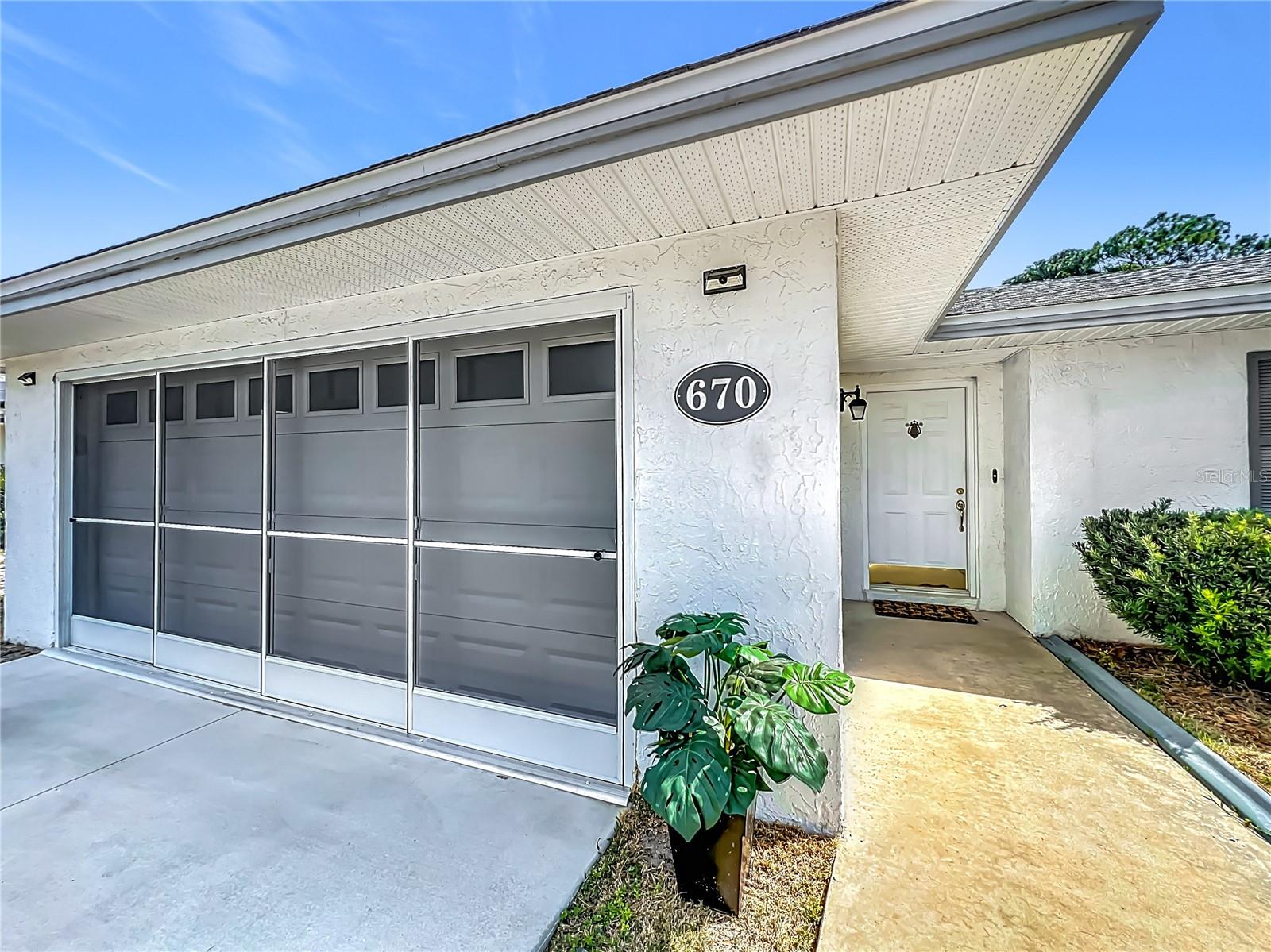 Image 3 of 57 For 670 Oleander Street