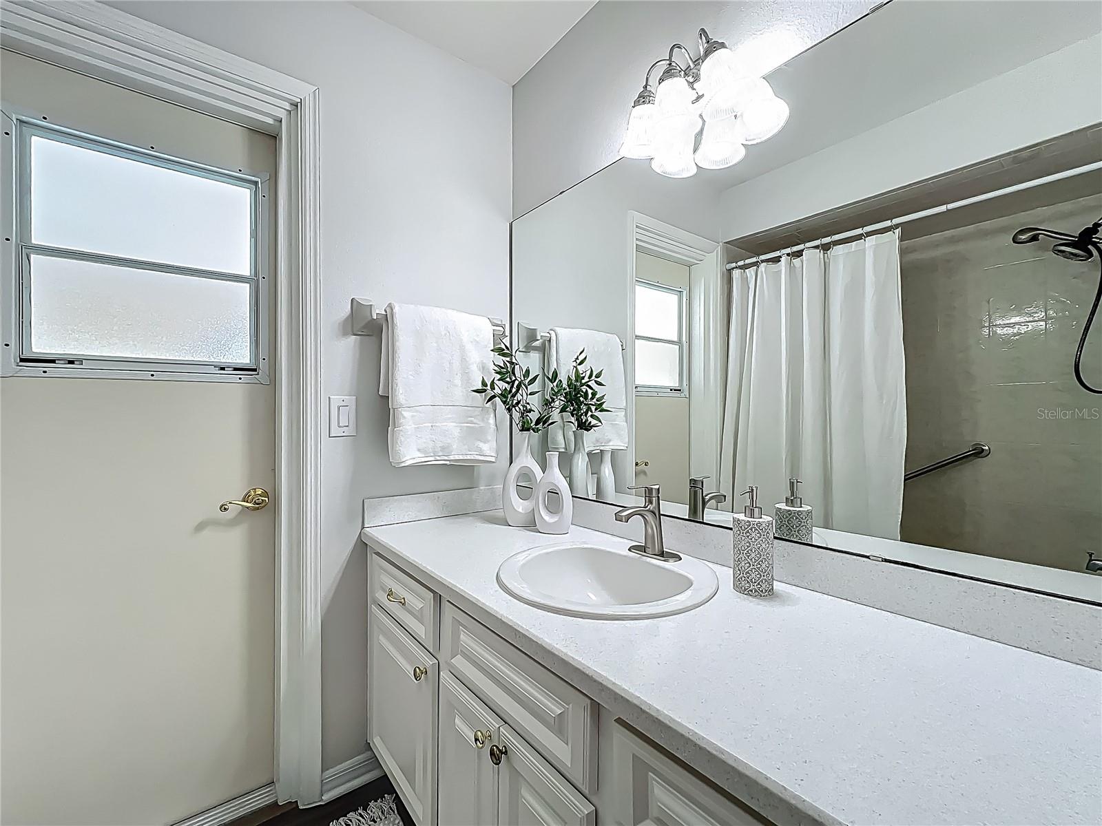Image 36 of 57 For 670 Oleander Street