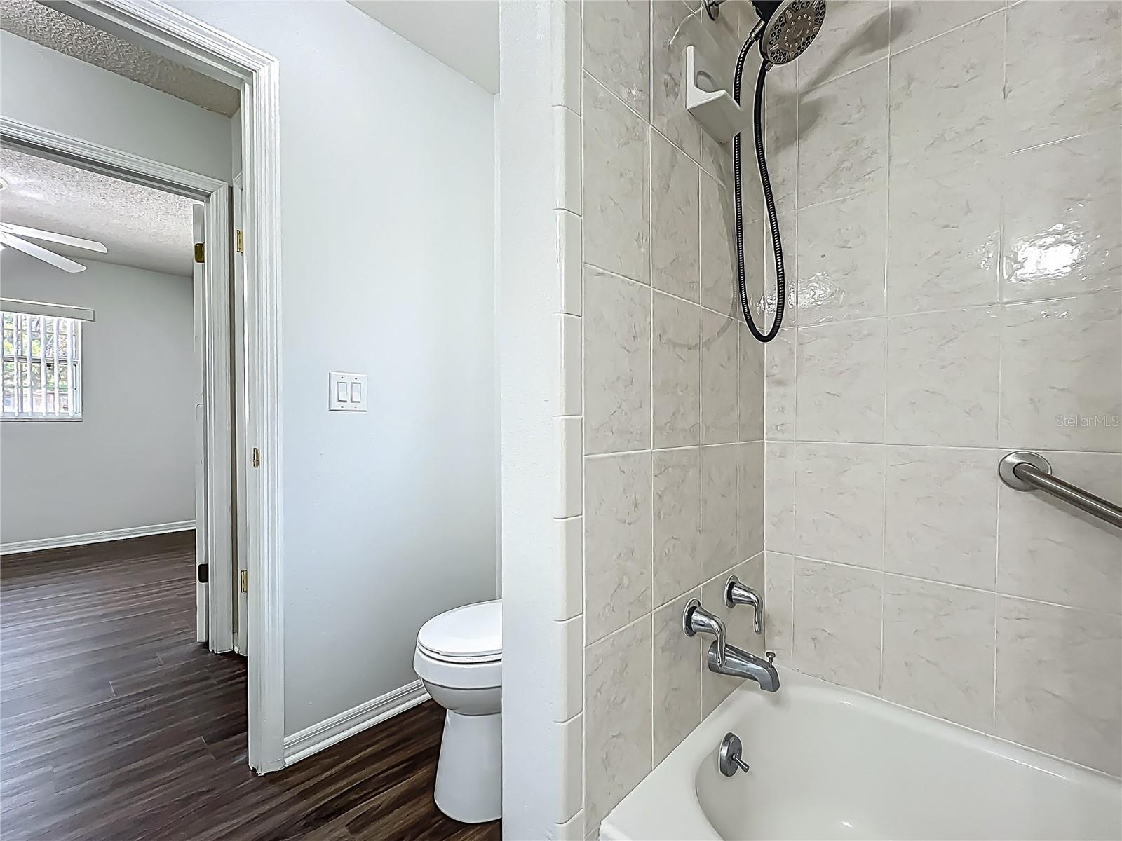 Image 38 of 57 For 670 Oleander Street