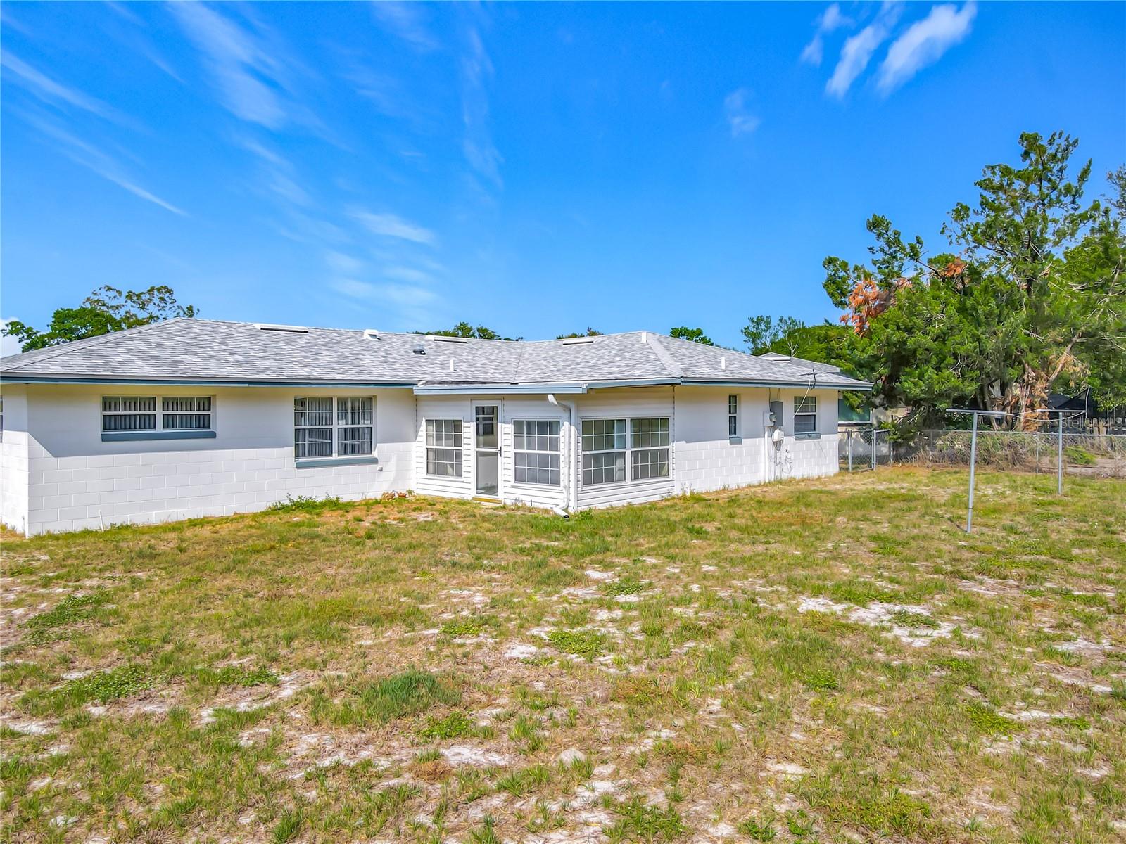 Image 44 of 57 For 670 Oleander Street