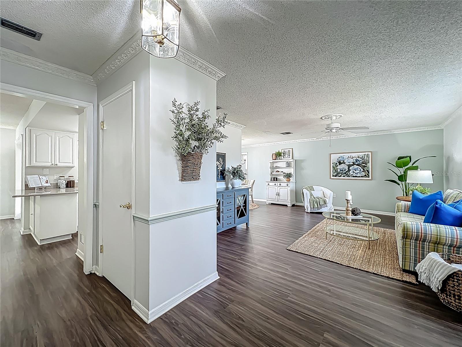 Image 5 of 57 For 670 Oleander Street