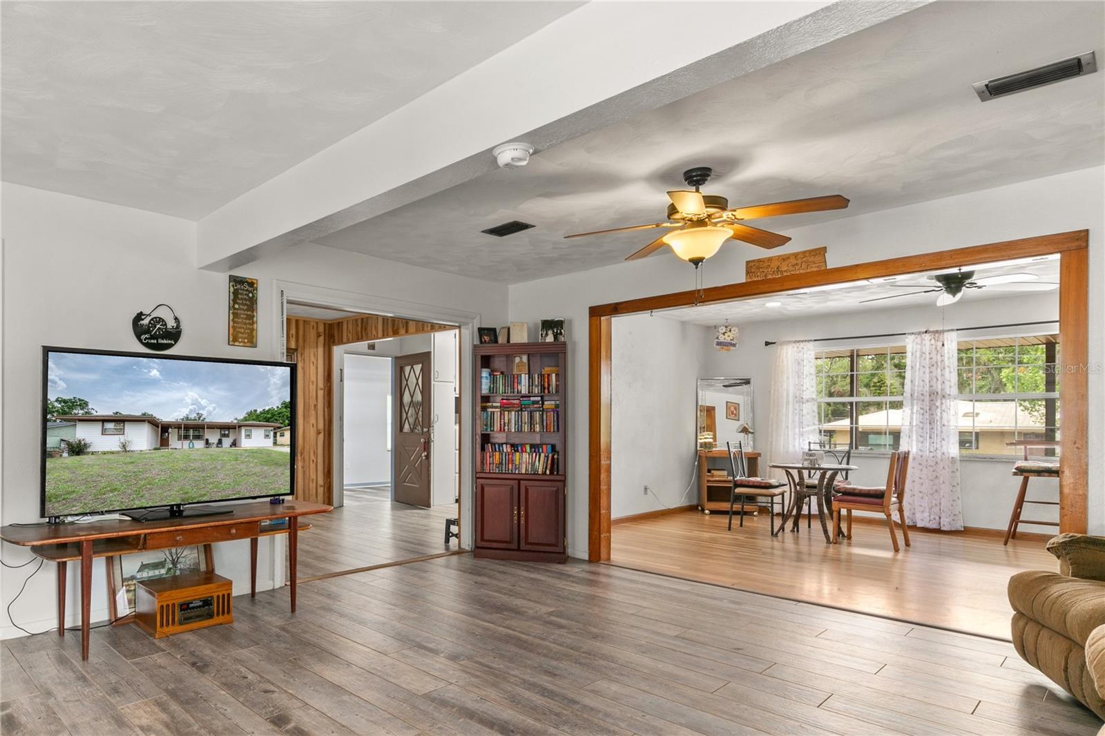 Image 12 of 41 For 800 Jefferis Court