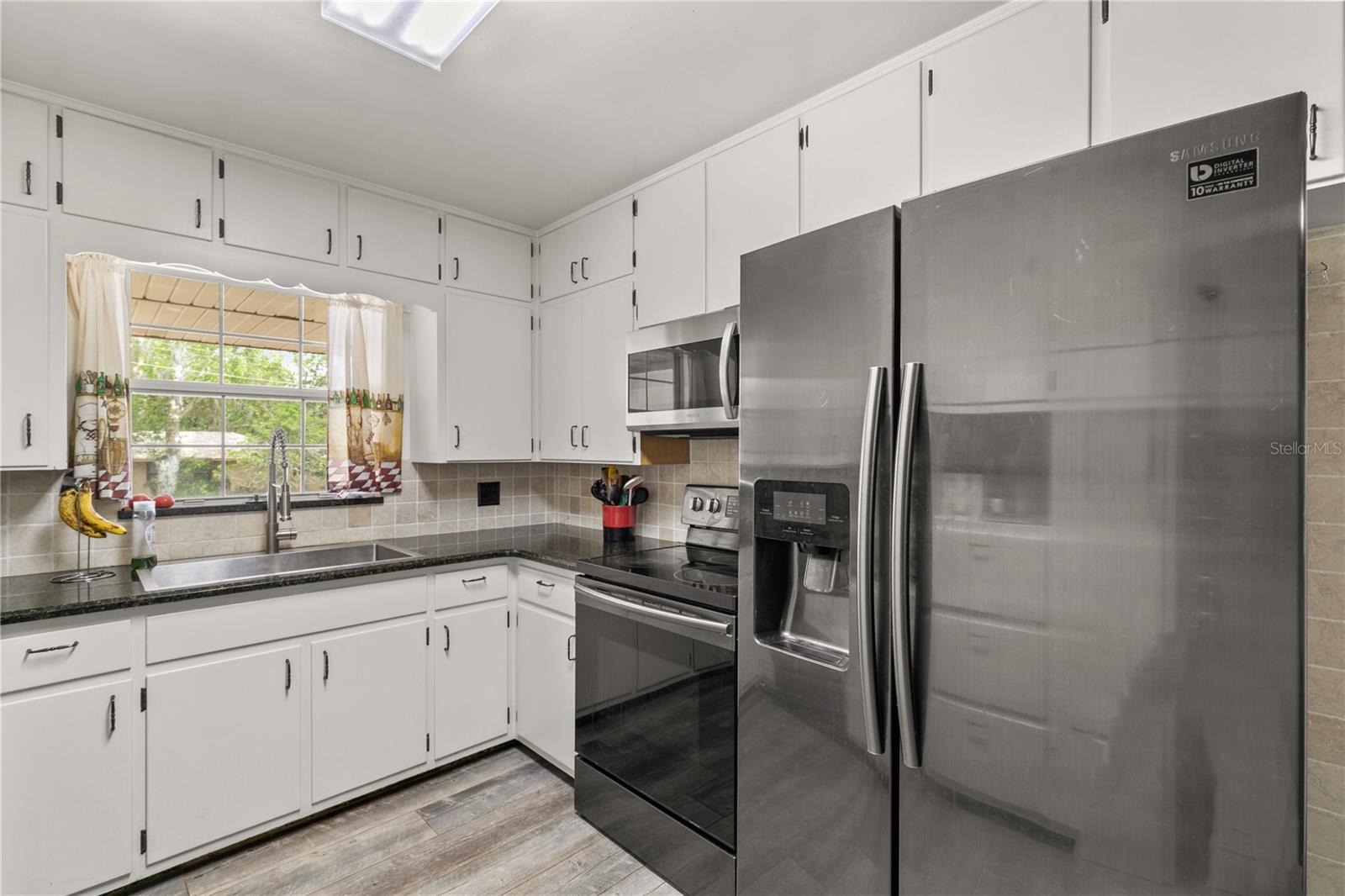 Image 13 of 41 For 800 Jefferis Court