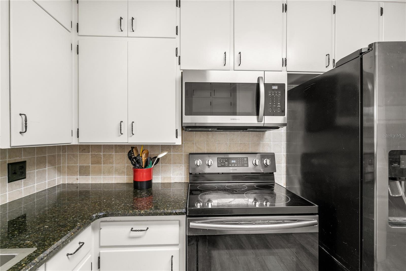 Image 15 of 41 For 800 Jefferis Court