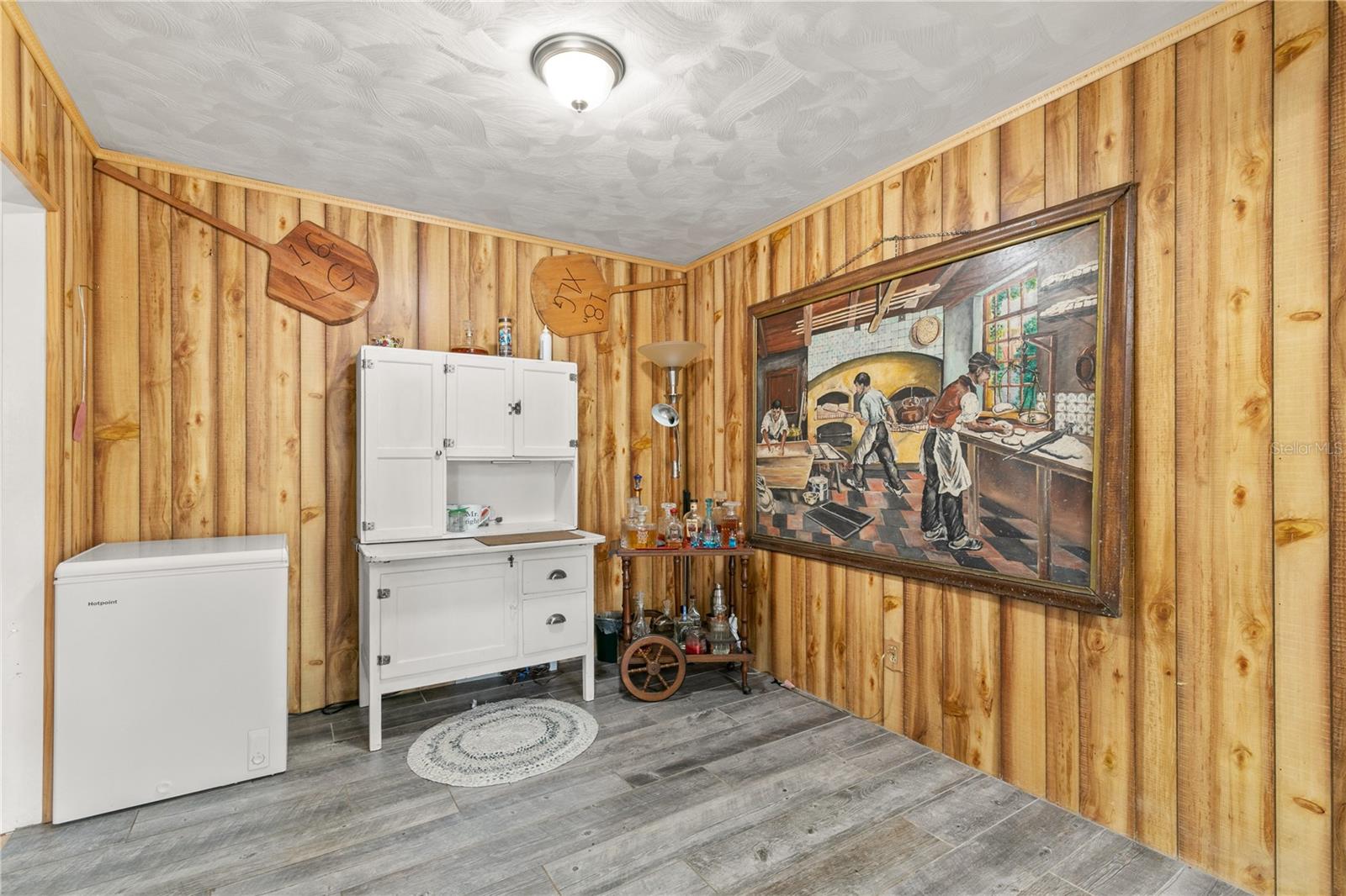 Image 18 of 41 For 800 Jefferis Court