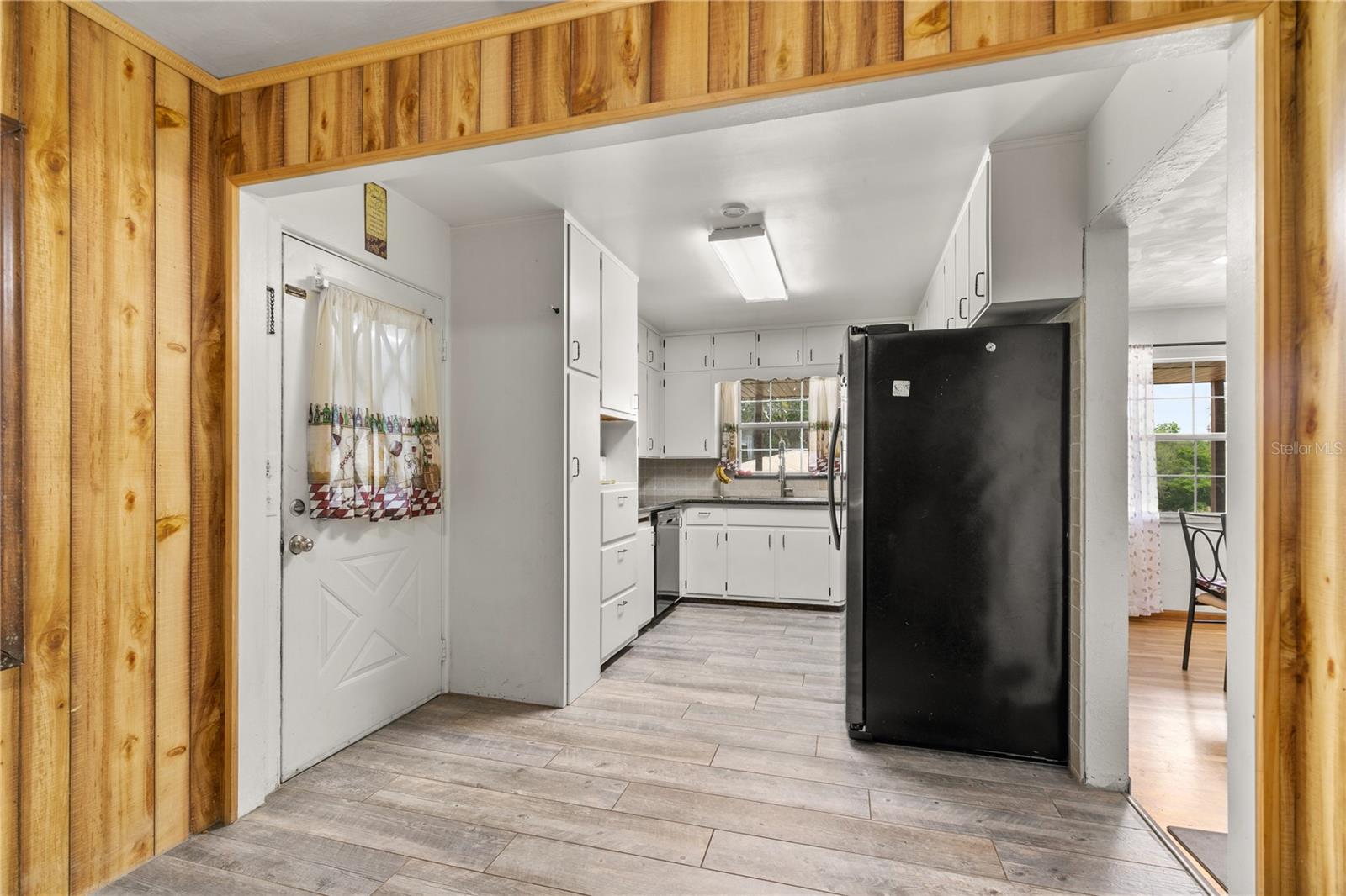 Image 19 of 41 For 800 Jefferis Court