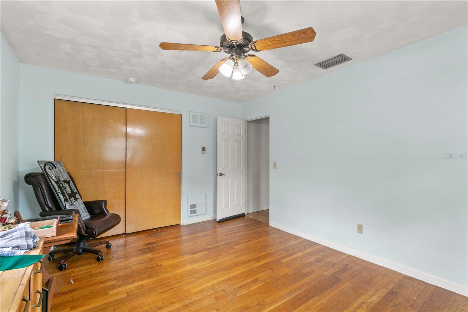 Image 20 of 41 For 800 Jefferis Court