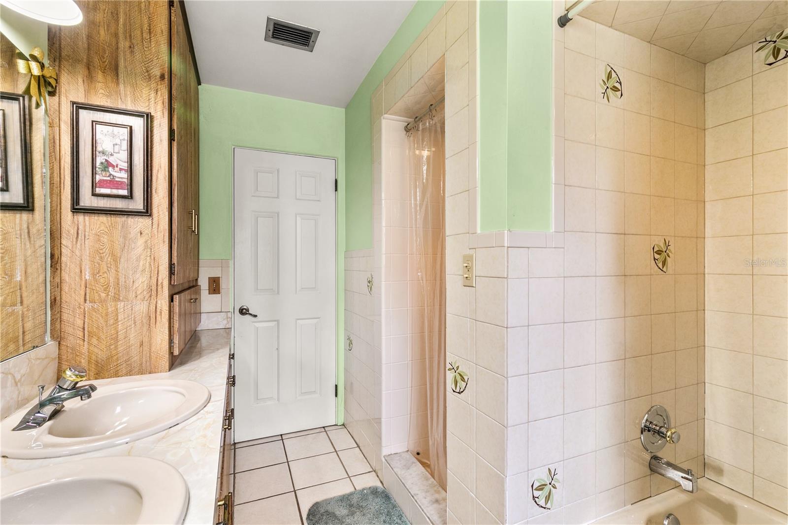 Image 25 of 41 For 800 Jefferis Court
