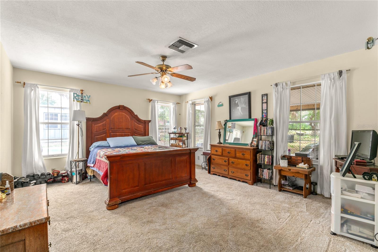 Image 26 of 41 For 800 Jefferis Court