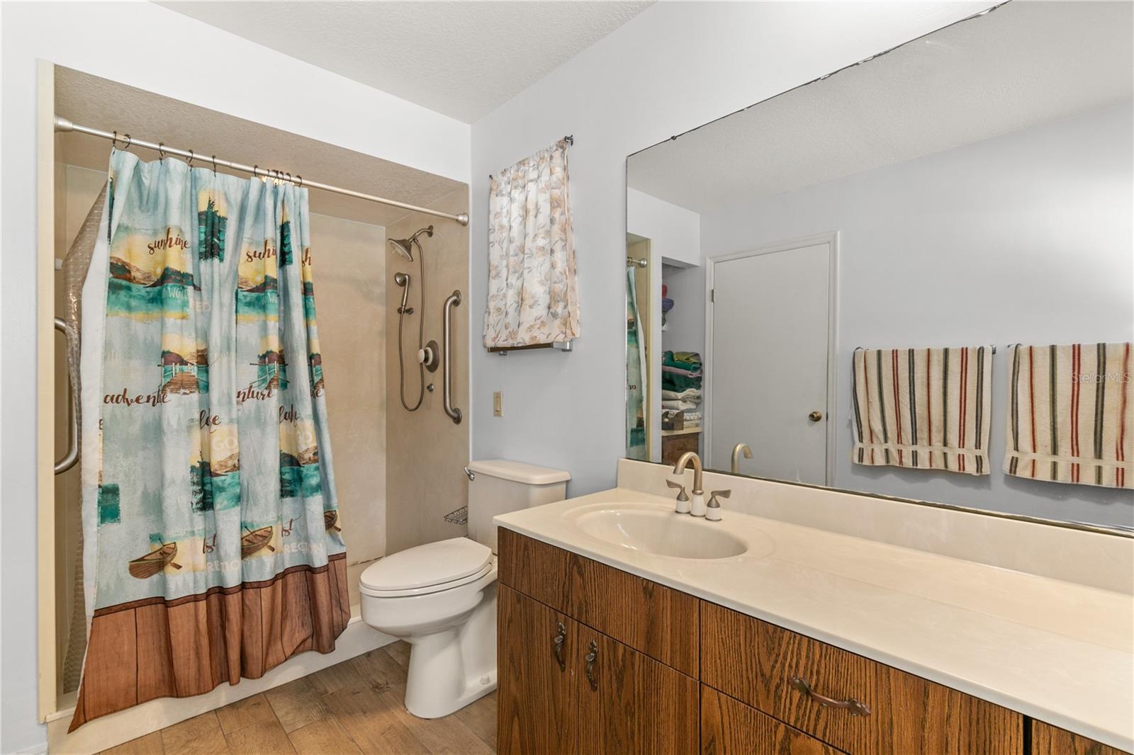 Image 28 of 41 For 800 Jefferis Court