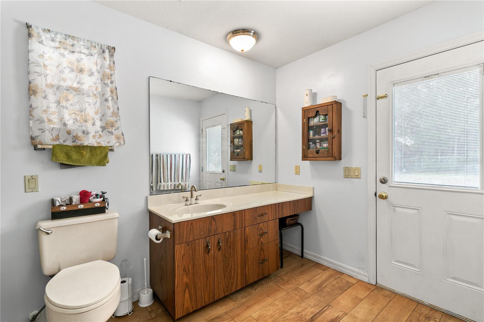 Image 29 of 41 For 800 Jefferis Court