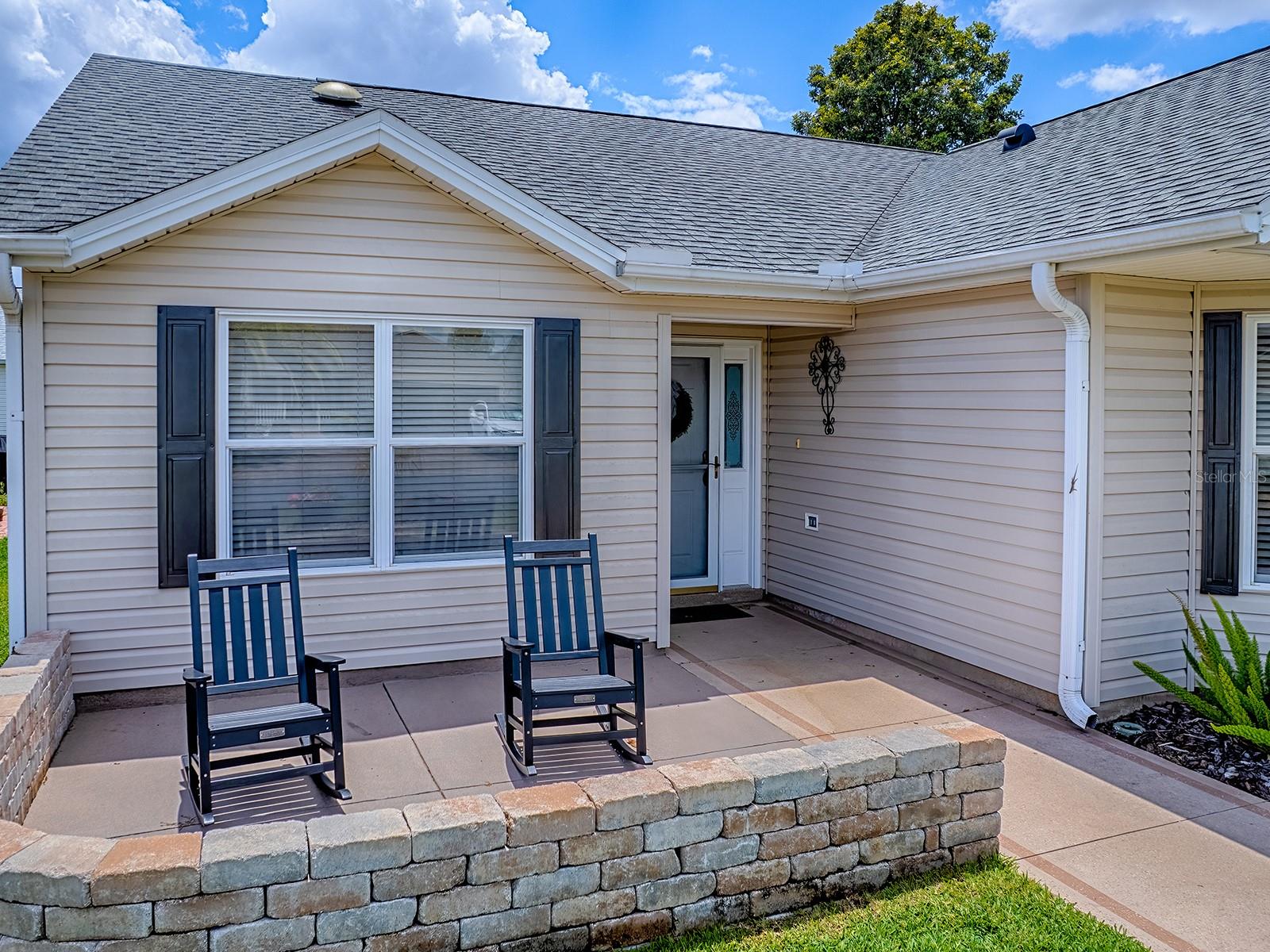Listing photo id 0 for 3432 Fairfield Street
