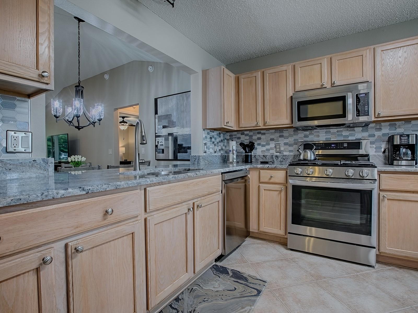 Listing photo id 1 for 3432 Fairfield Street