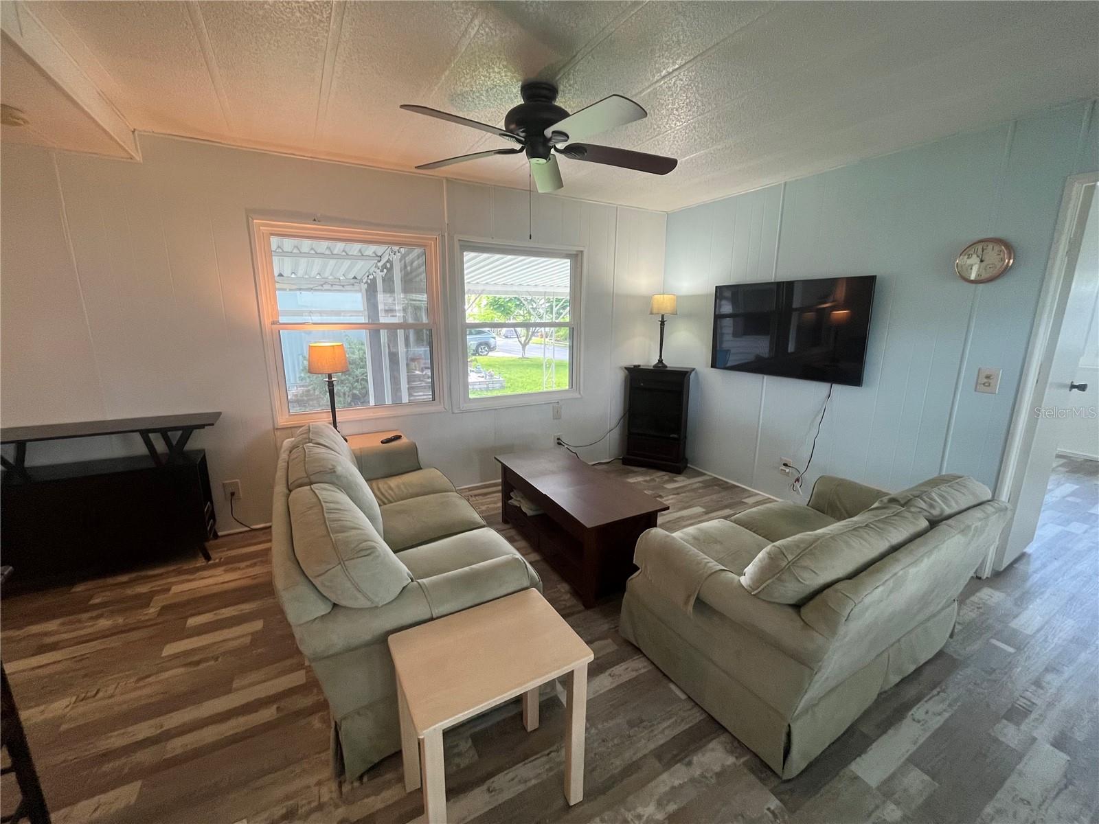 Image 21 of 49 For 118 Tropical Lane