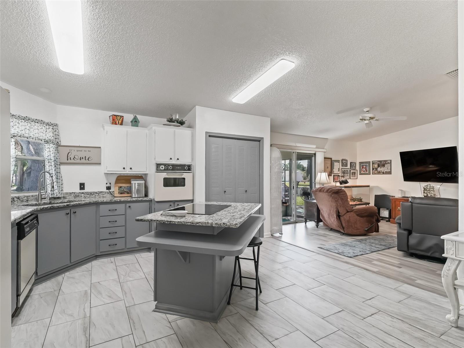 Image 21 of 44 For 1202 Del Toro Drive