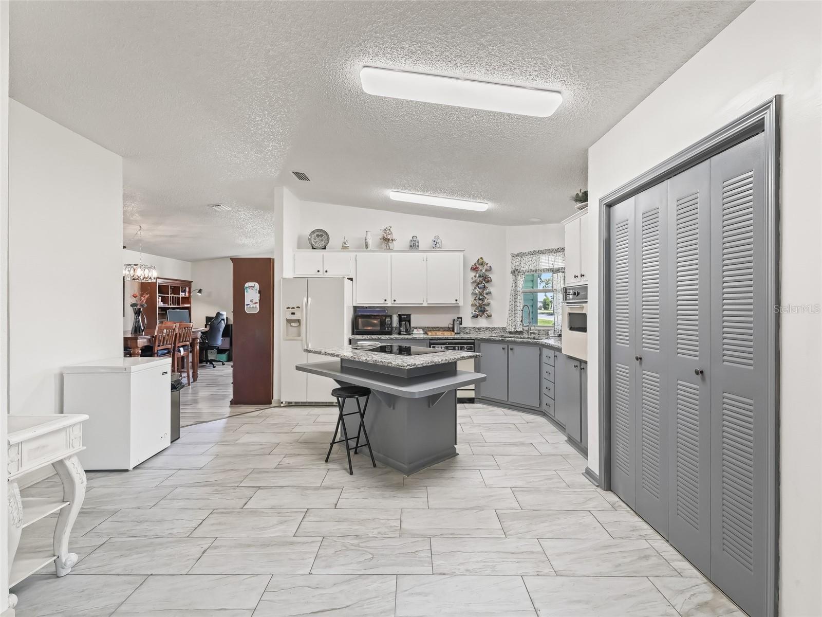 Image 26 of 44 For 1202 Del Toro Drive