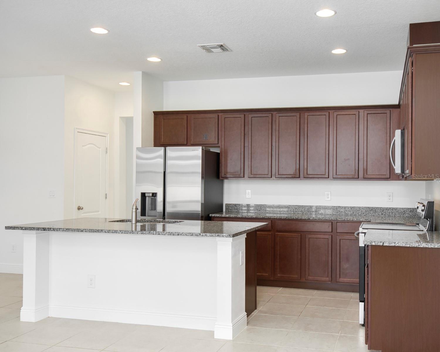 Image 4 of 42 For 6572 Calamondin Drive