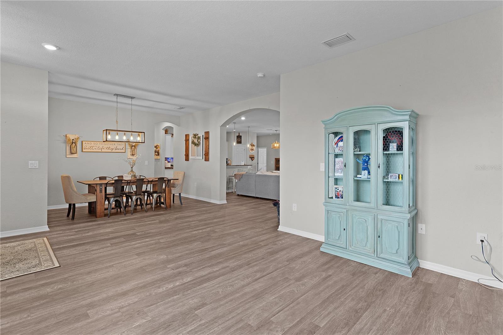 Image 6 of 40 For 8978 42nd Court