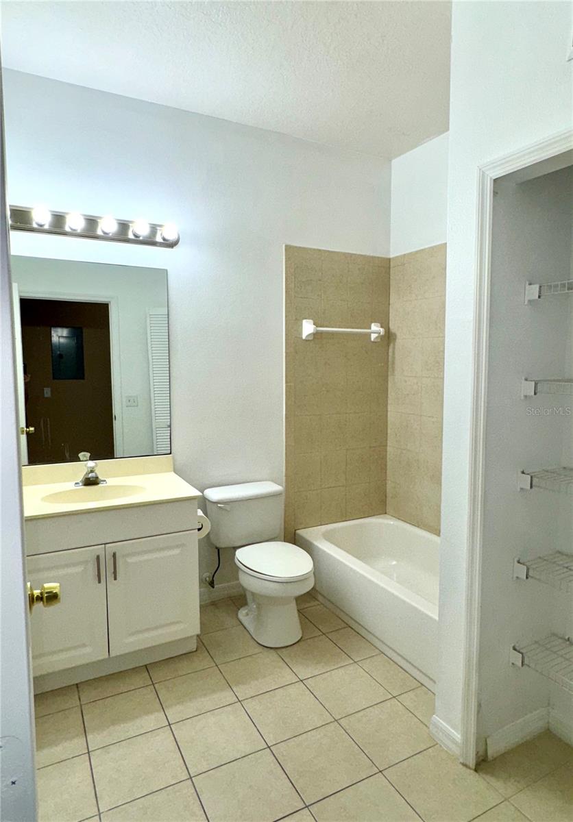 Image 12 of 23 For 3107 Sun Lake Court A