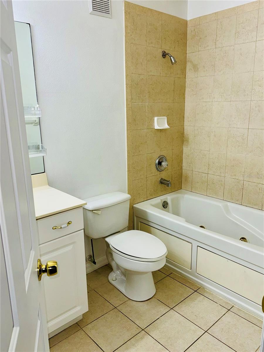 Image 17 of 23 For 3107 Sun Lake Court A