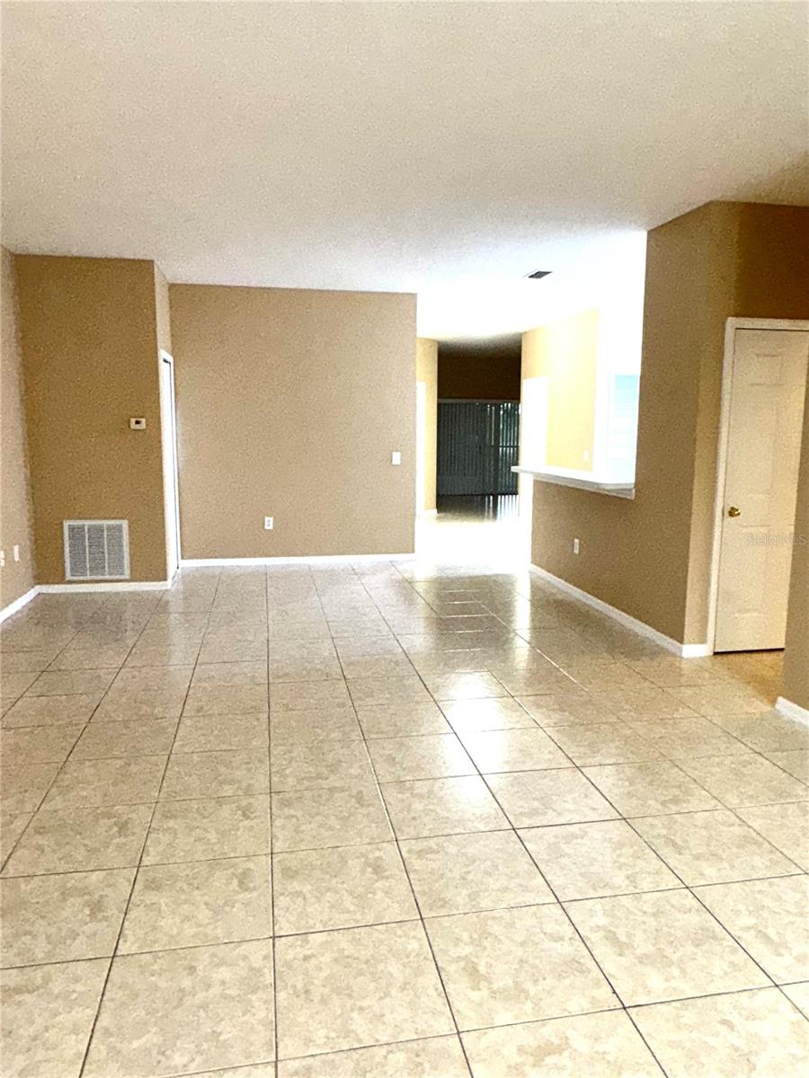 Image 4 of 23 For 3107 Sun Lake Court A