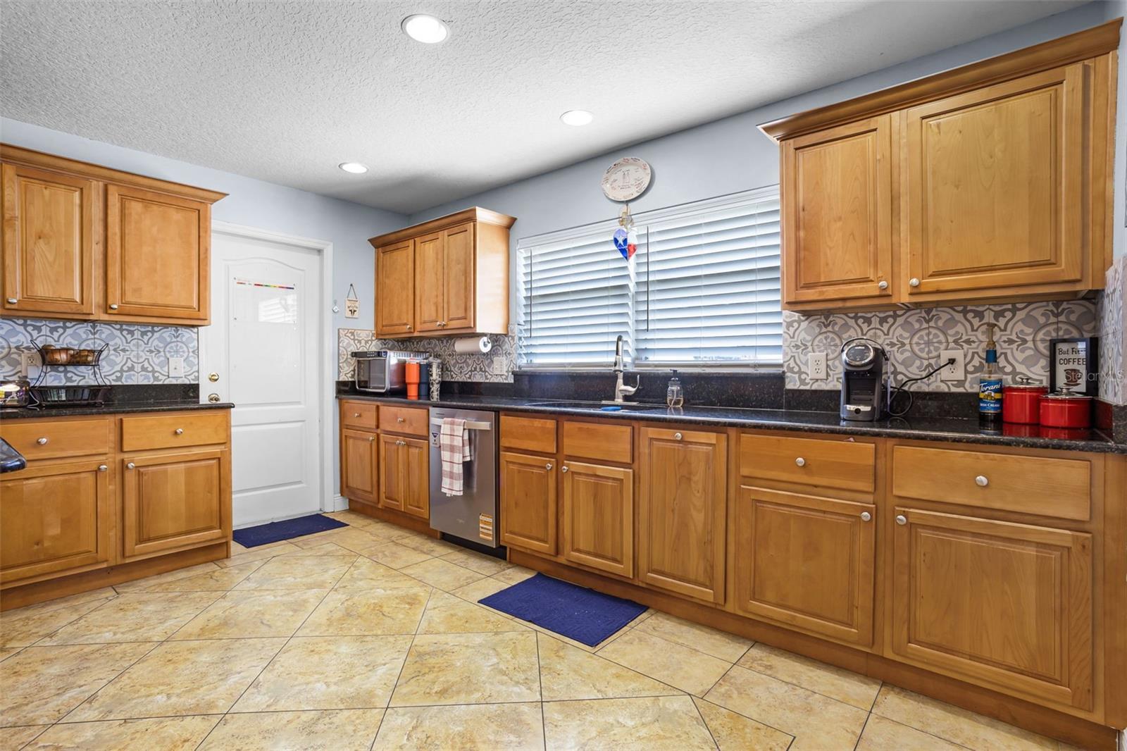 Image 13 of 29 For 11126 Oakshore Lane