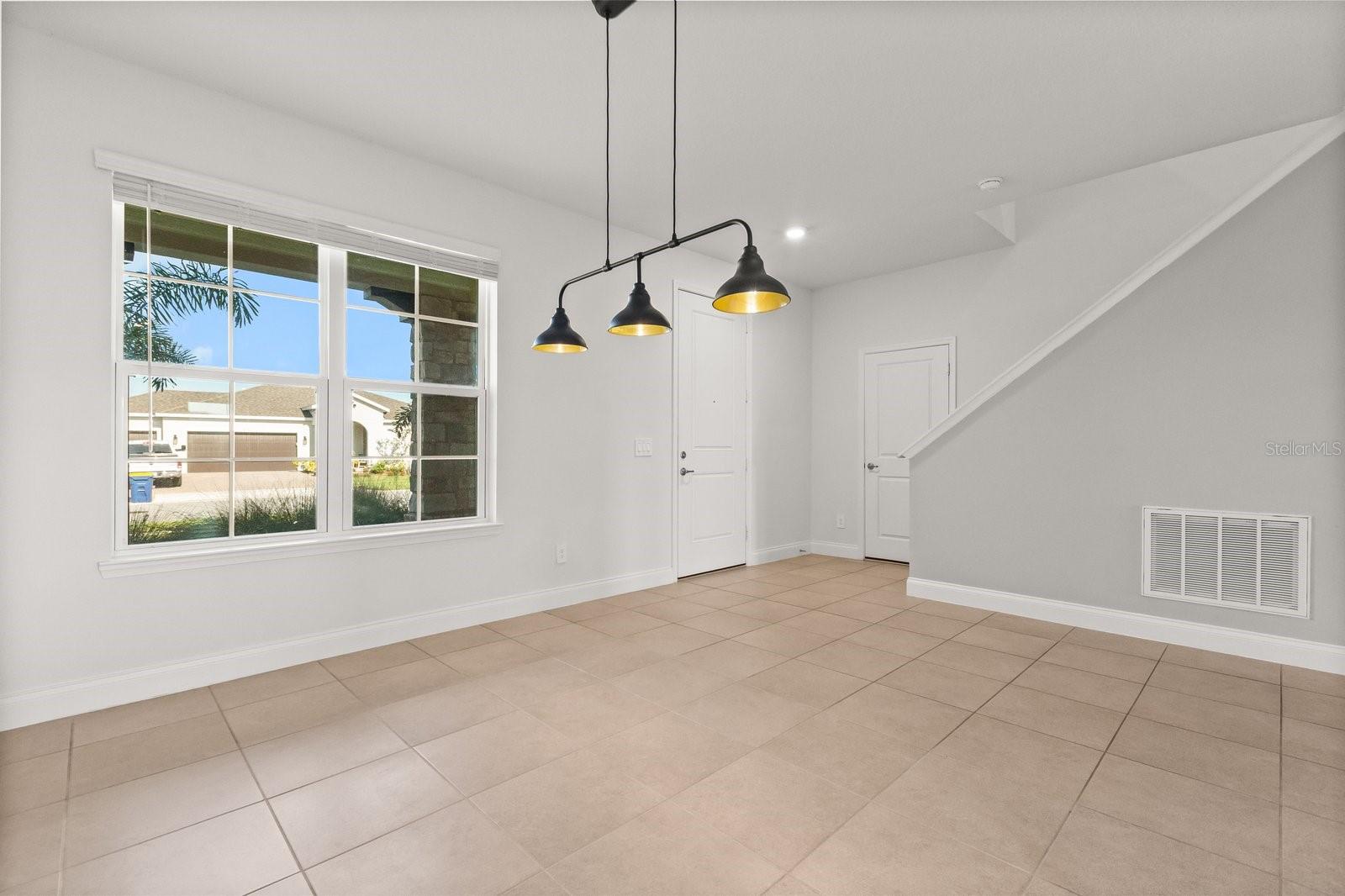 Image 3 of 28 For 674 Anna Ridge Road