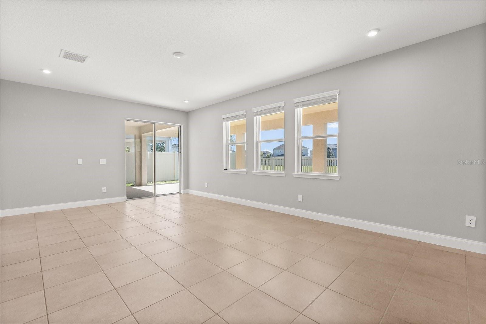 Image 4 of 28 For 674 Anna Ridge Road