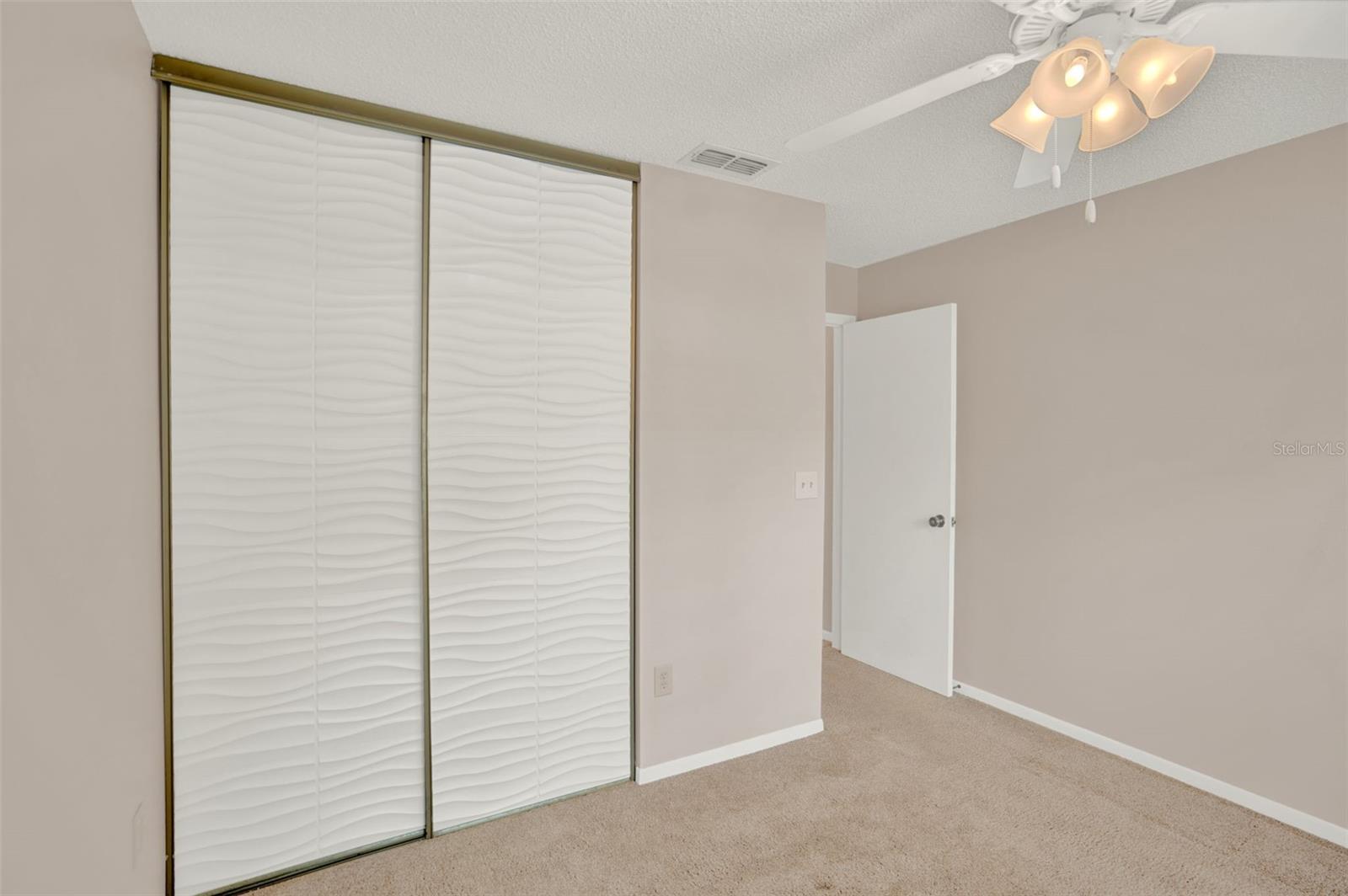 Image 20 of 24 For 4804 Myrtle Oak Drive 11