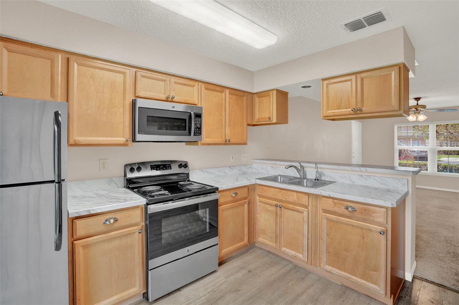 Image 5 of 24 For 4804 Myrtle Oak Drive 11