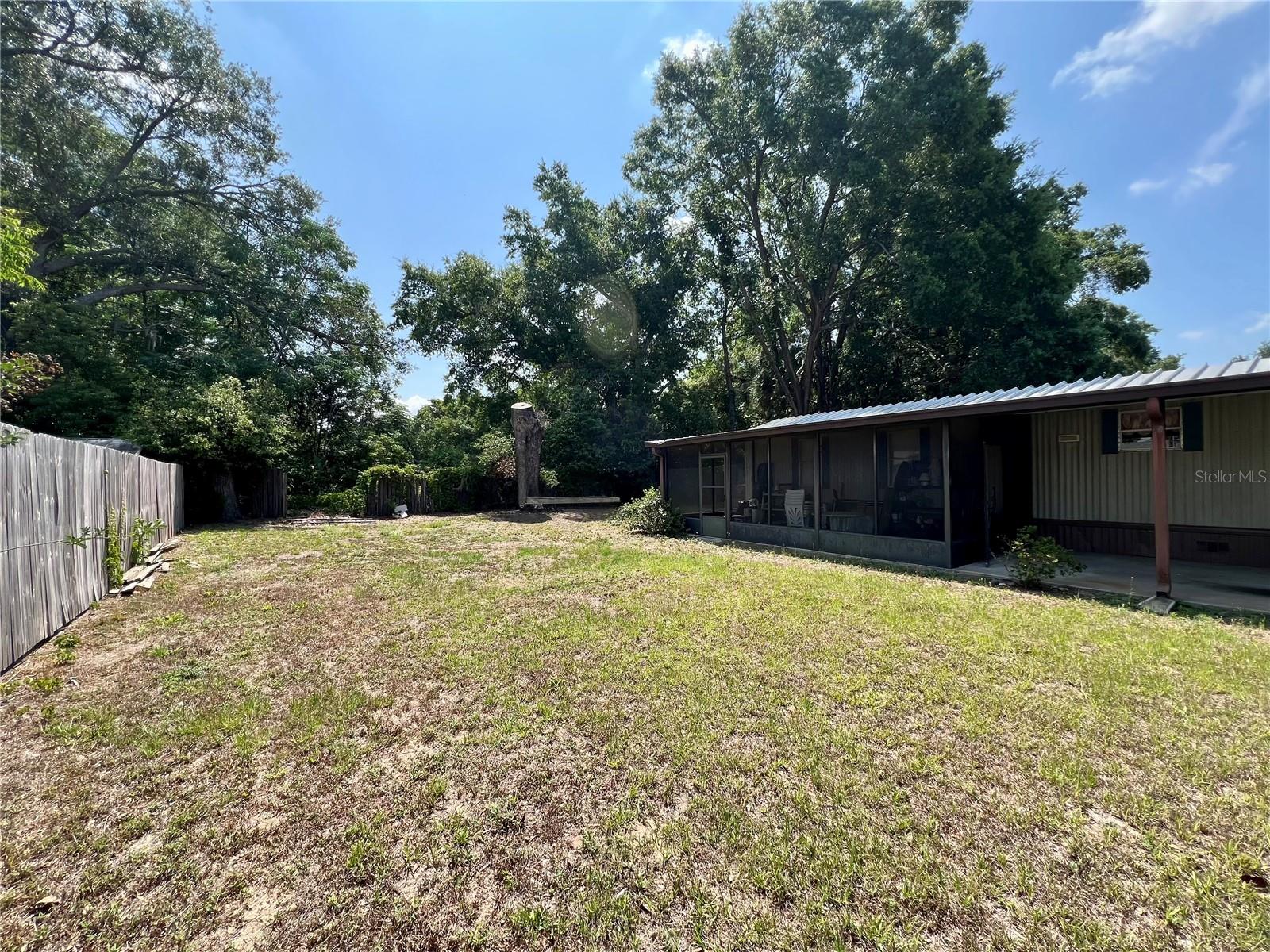 Image 2 of 12 For 14225 93rd Court