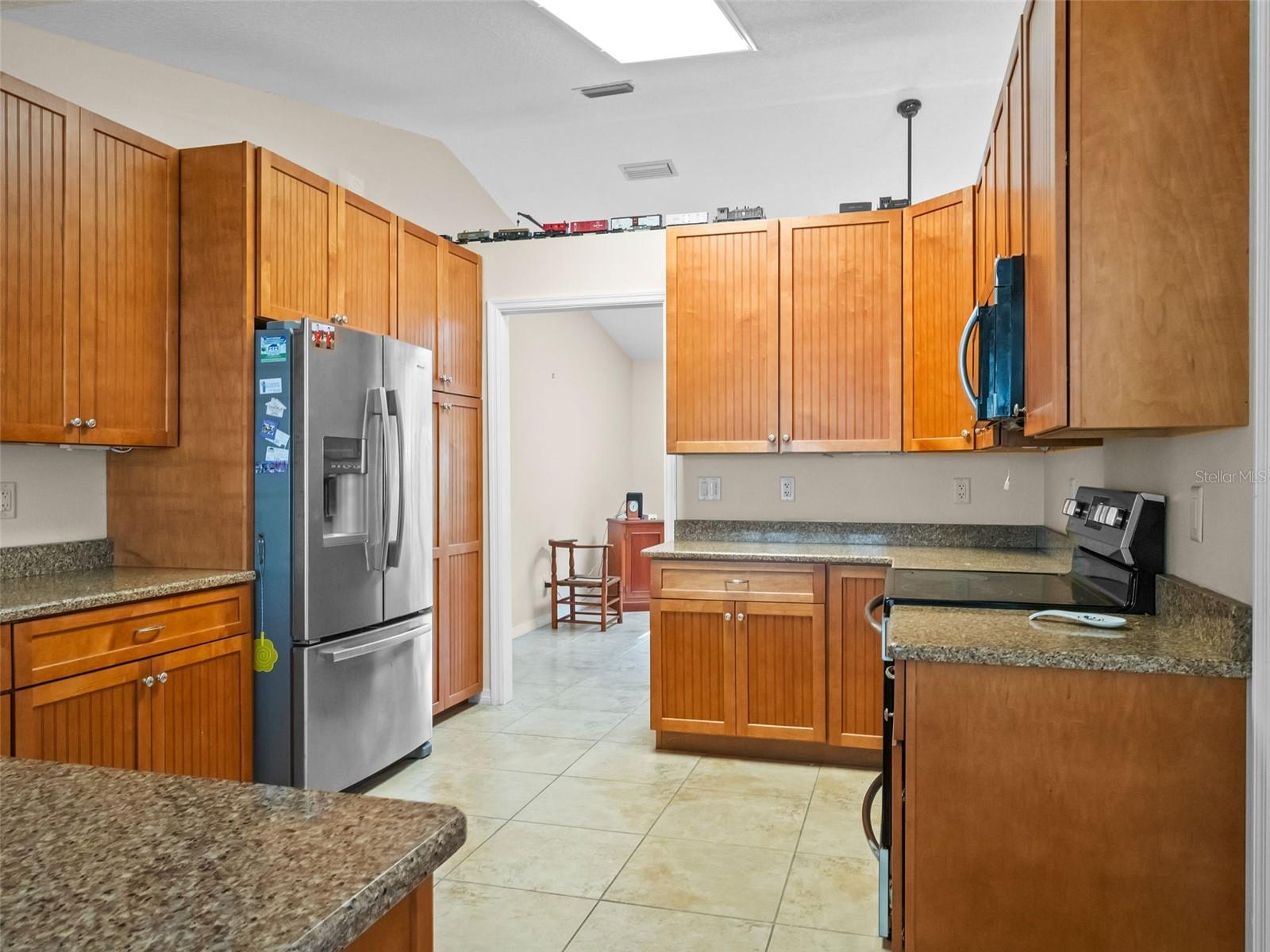 Image 10 of 64 For 5712 Connors Street