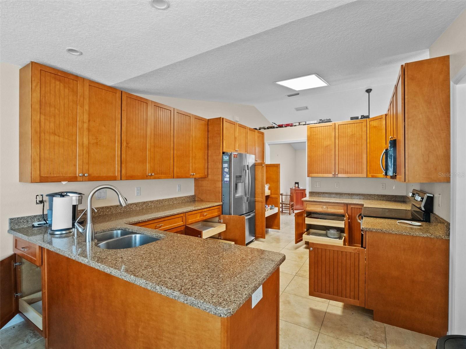 Image 11 of 64 For 5712 Connors Street